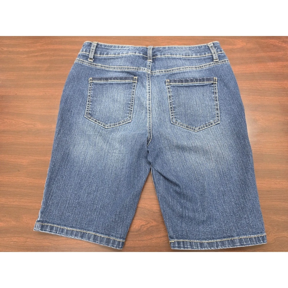 Bandolino Mandie Womens Denim Shorts Size 8P Blue Mid Rise Stretch Bermuda - Picture 2 of 7